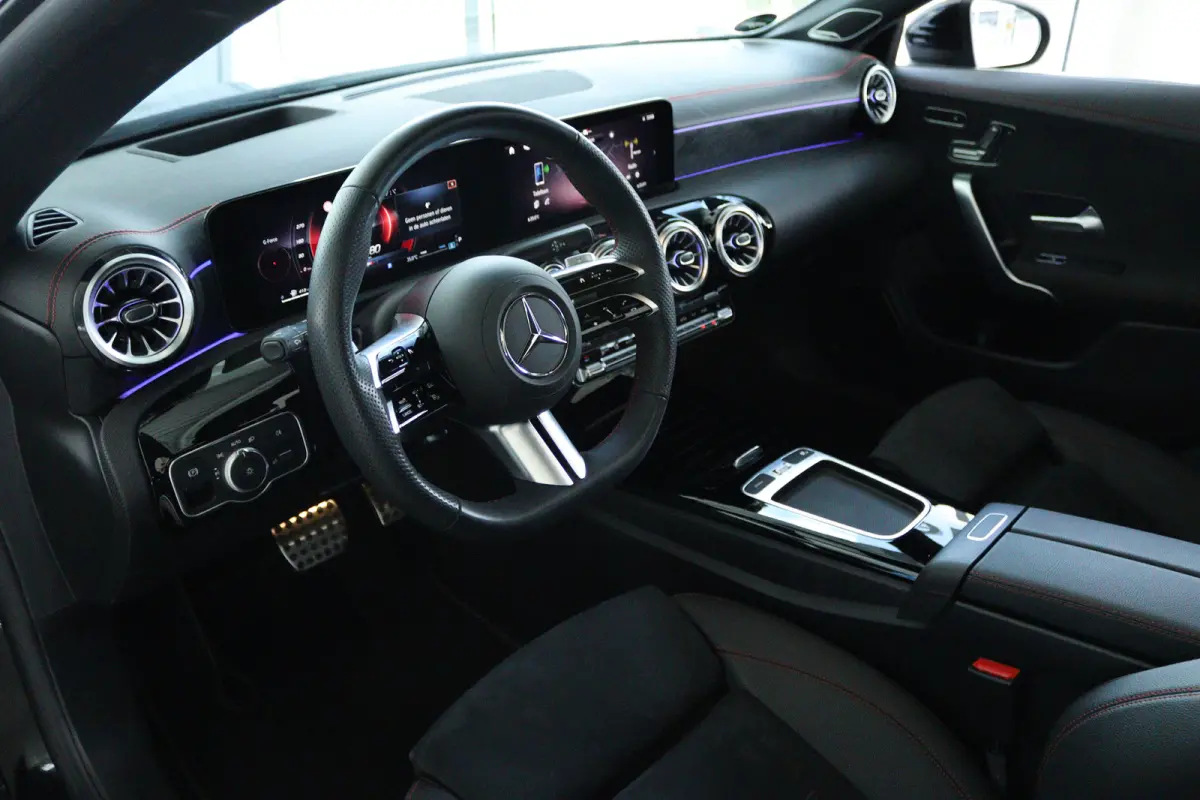 200 AMG Line | Adapt. Cruise | Burmester Surround | Head-up | 360 Camera | Memory | Schuifdak | Stoelverwarming | MATRIX | Keyless | Navi
