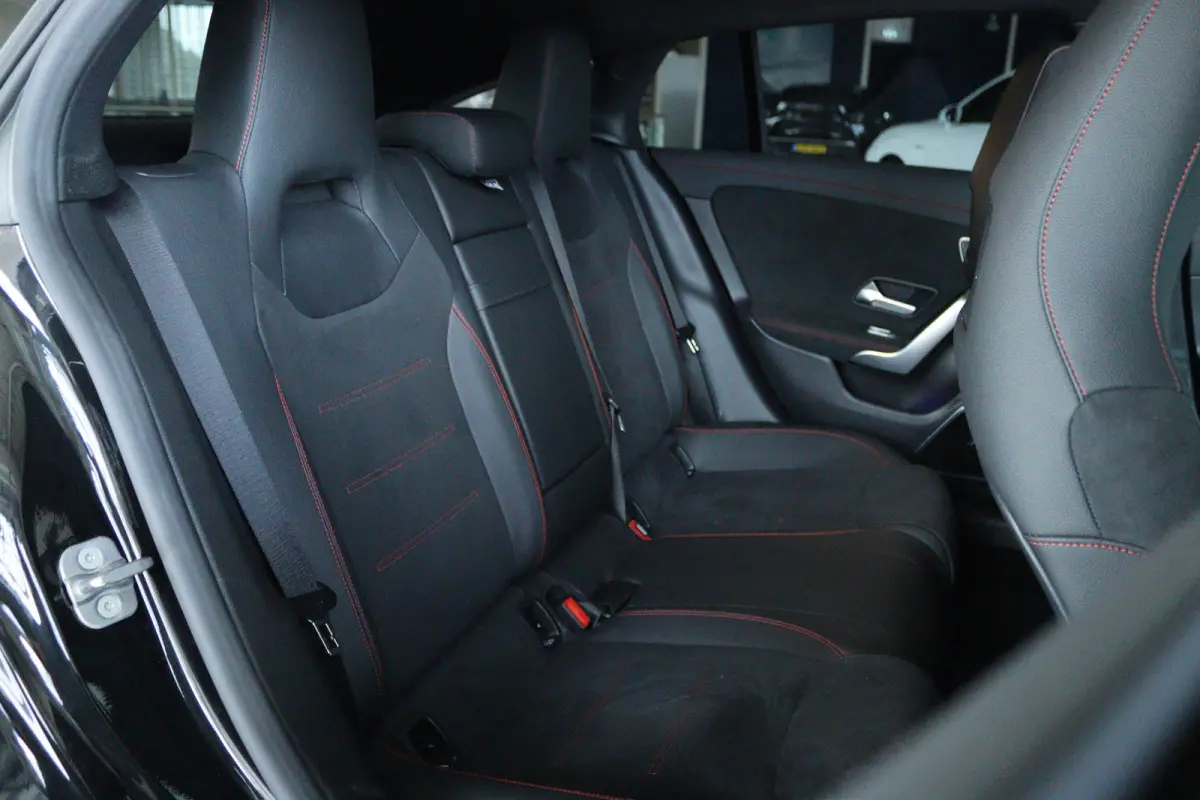 200 AMG Line | Adapt. Cruise | Burmester Surround | Head-up | 360 Camera | Memory | Schuifdak | Stoelverwarming | MATRIX | Keyless | Navi