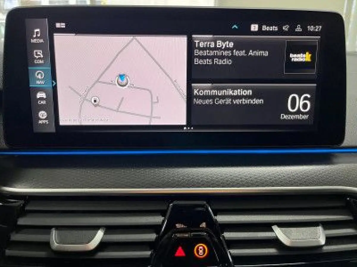 530e xDrive M-SPORT ** LASER, LEDER, PANO, TREKH, HuD, MEMORY, 19-inch LMV ** Slechts 11.374km. - € 44.000,= onder NP ** ** INFORMEER OOK NAAR ONZE AANTREKKELIJKE FINANCIAL-LEASE TARIEVEN 