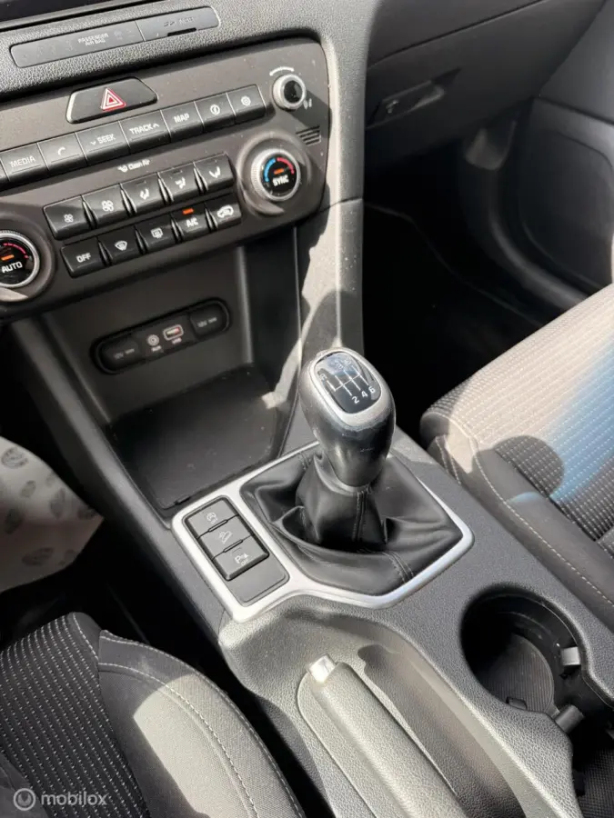 1.6 GDI First Edition | Facelift | Trekhaak | Dealer Onderhouden | Camera | NAP