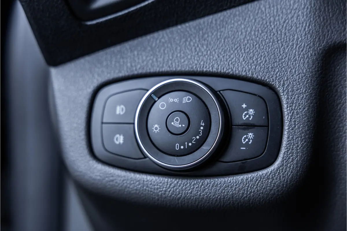 1.5 EcoBlue L2 | 3-Zitter | Sortimo inrichting | Navigatie | Camera | CarPlay | Stoelverwarming | Airco | MF Stuur | Dealer onderhouden | Nieuwe APK