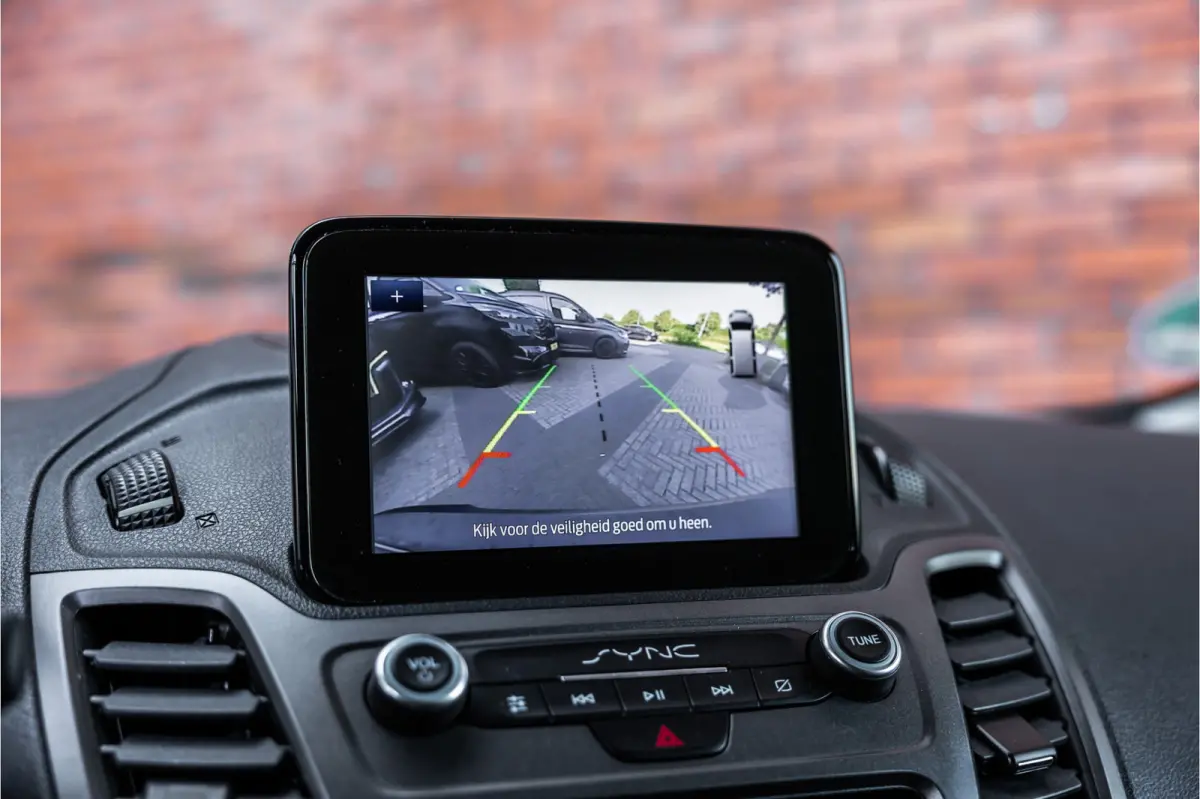 1.5 EcoBlue L2 | 3-Zitter | Sortimo inrichting | Navigatie | Camera | CarPlay | Stoelverwarming | Airco | MF Stuur | Dealer onderhouden | Nieuwe APK