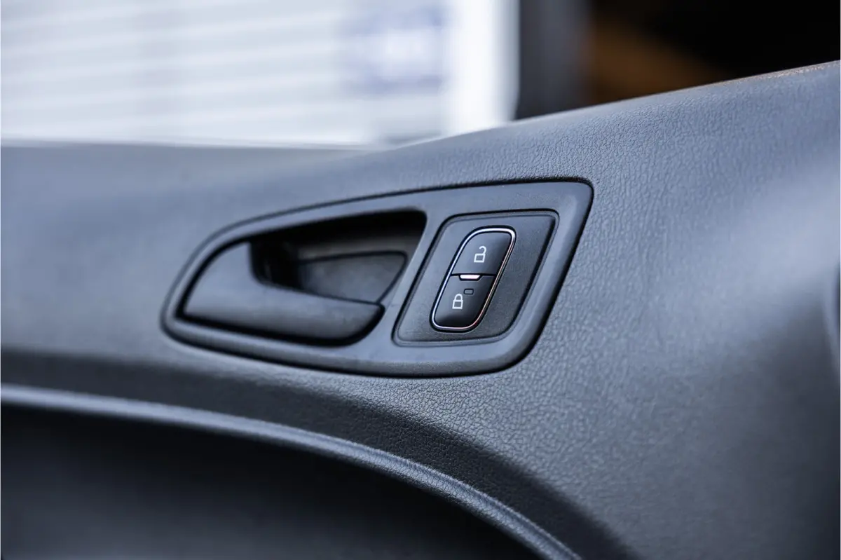 1.5 EcoBlue L2 | 3-Zitter | Sortimo inrichting | Navigatie | Camera | CarPlay | Stoelverwarming | Airco | MF Stuur | Dealer onderhouden | Nieuwe APK