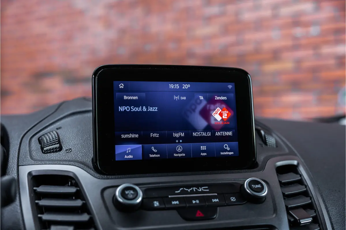 1.5 EcoBlue L2 | 3-Zitter | Sortimo inrichting | Navigatie | Camera | CarPlay | Stoelverwarming | Airco | MF Stuur | Dealer onderhouden | Nieuwe APK