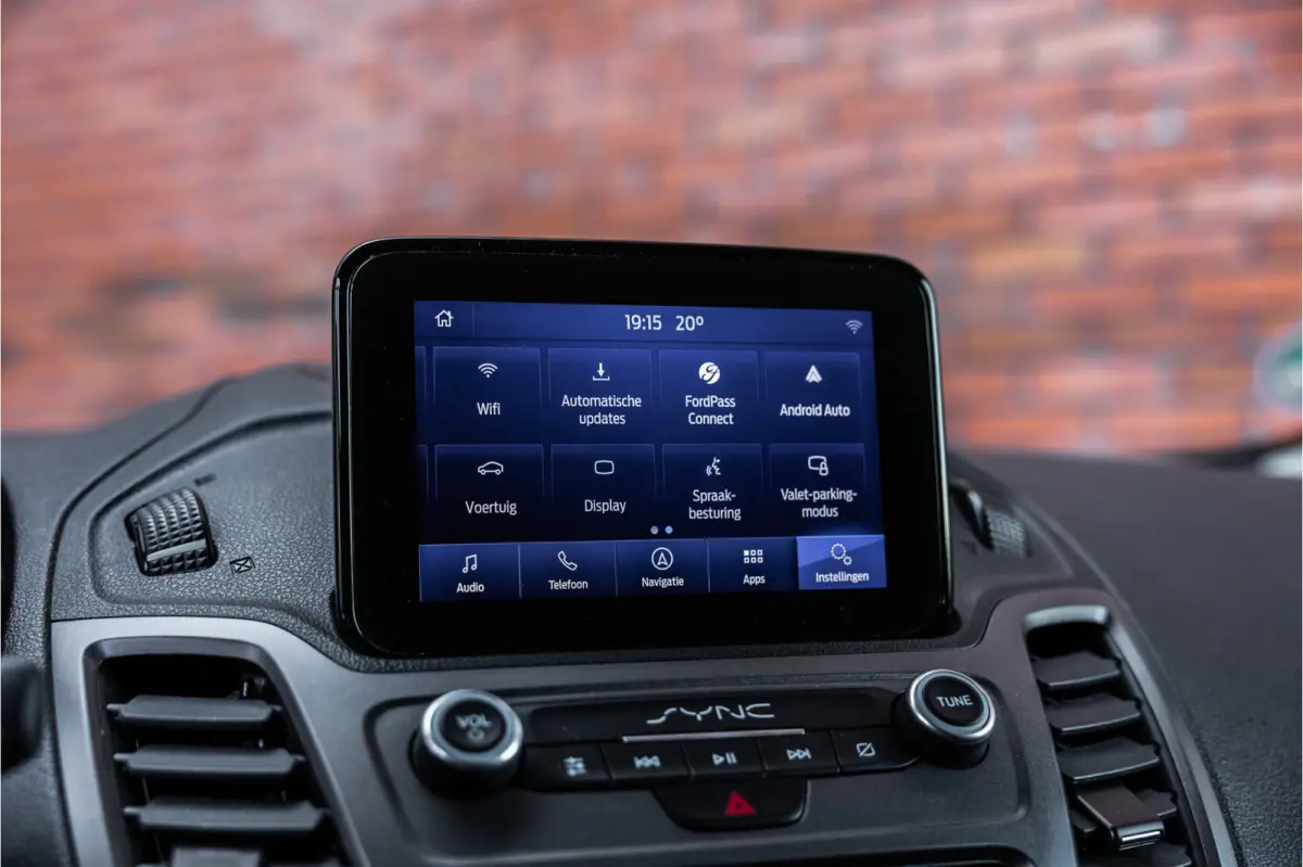 1.5 EcoBlue L2 | 3-Zitter | Sortimo inrichting | Navigatie | Camera | CarPlay | Stoelverwarming | Airco | MF Stuur | Dealer onderhouden | Nieuwe APK