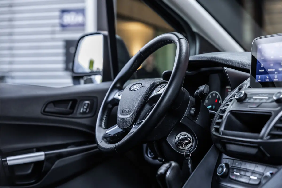 1.5 EcoBlue L2 | 3-Zitter | Sortimo inrichting | Navigatie | Camera | CarPlay | Stoelverwarming | Airco | MF Stuur | Dealer onderhouden | Nieuwe APK