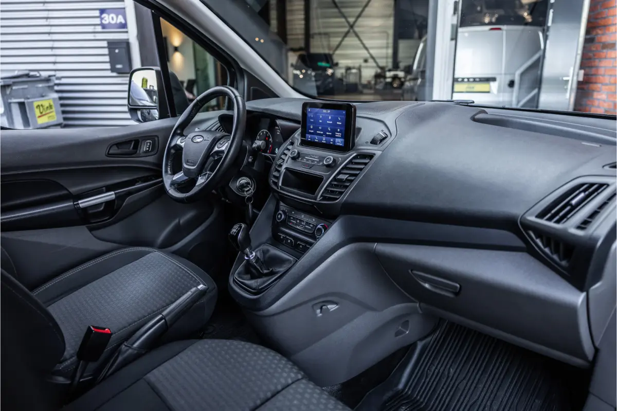 1.5 EcoBlue L2 | 3-Zitter | Sortimo inrichting | Navigatie | Camera | CarPlay | Stoelverwarming | Airco | MF Stuur | Dealer onderhouden | Nieuwe APK