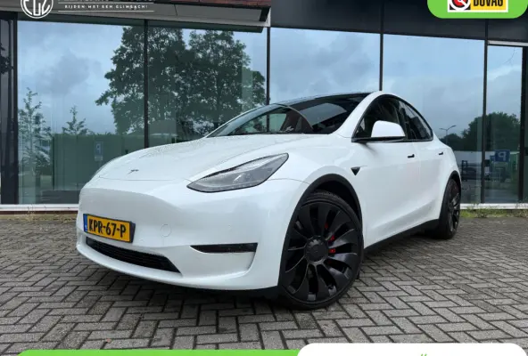 Performance AWD 75 kWh - Automaat - Panodak - Leder - Navi