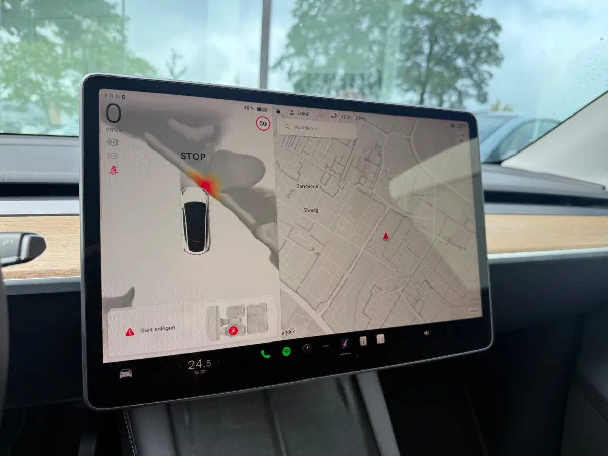 Performance AWD 75 kWh - Automaat - Panodak - Leder - Navi