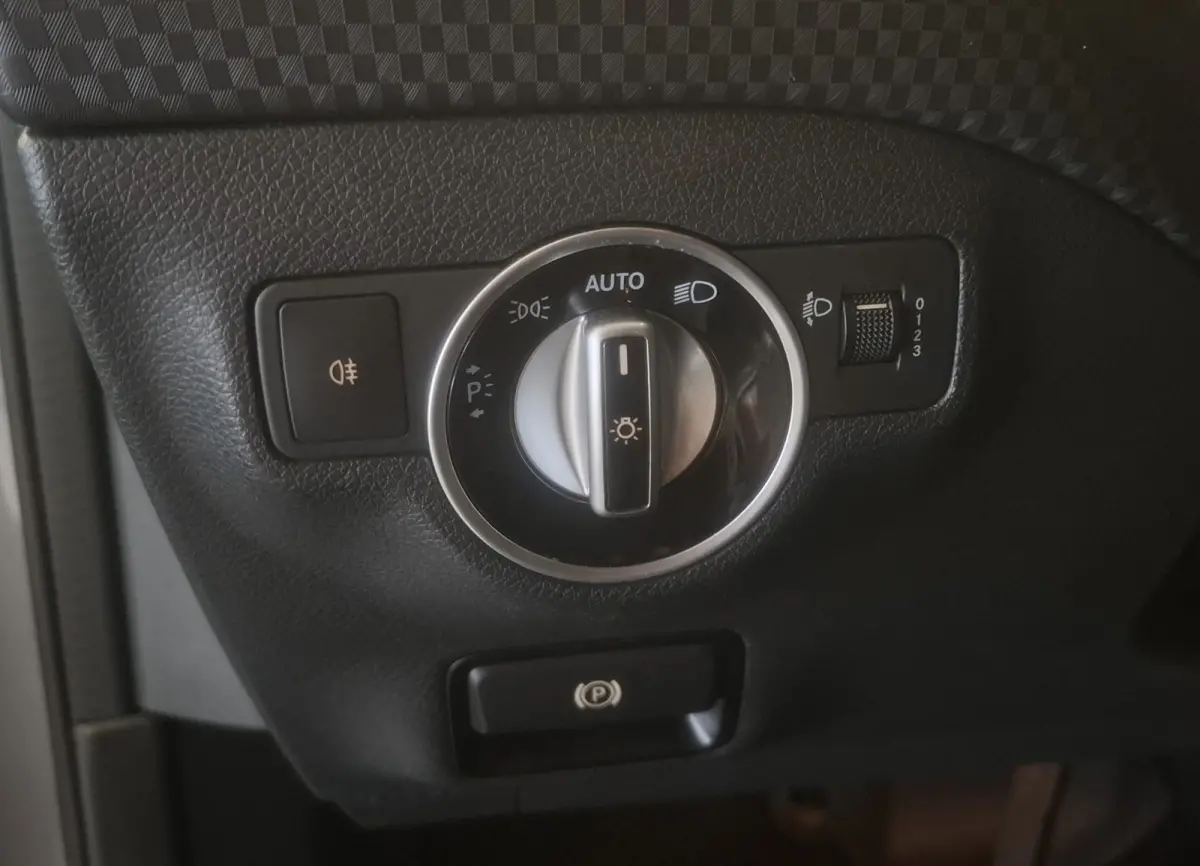 180 Ambition Leer Navi Camera LED Parkeerhulp voor & achter Mooi!