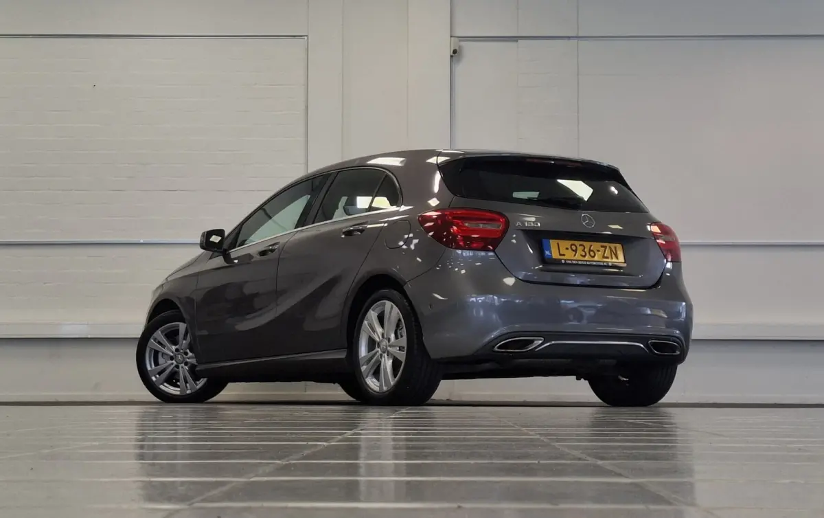 180 Ambition Leer Navi Camera LED Parkeerhulp voor & achter Mooi!