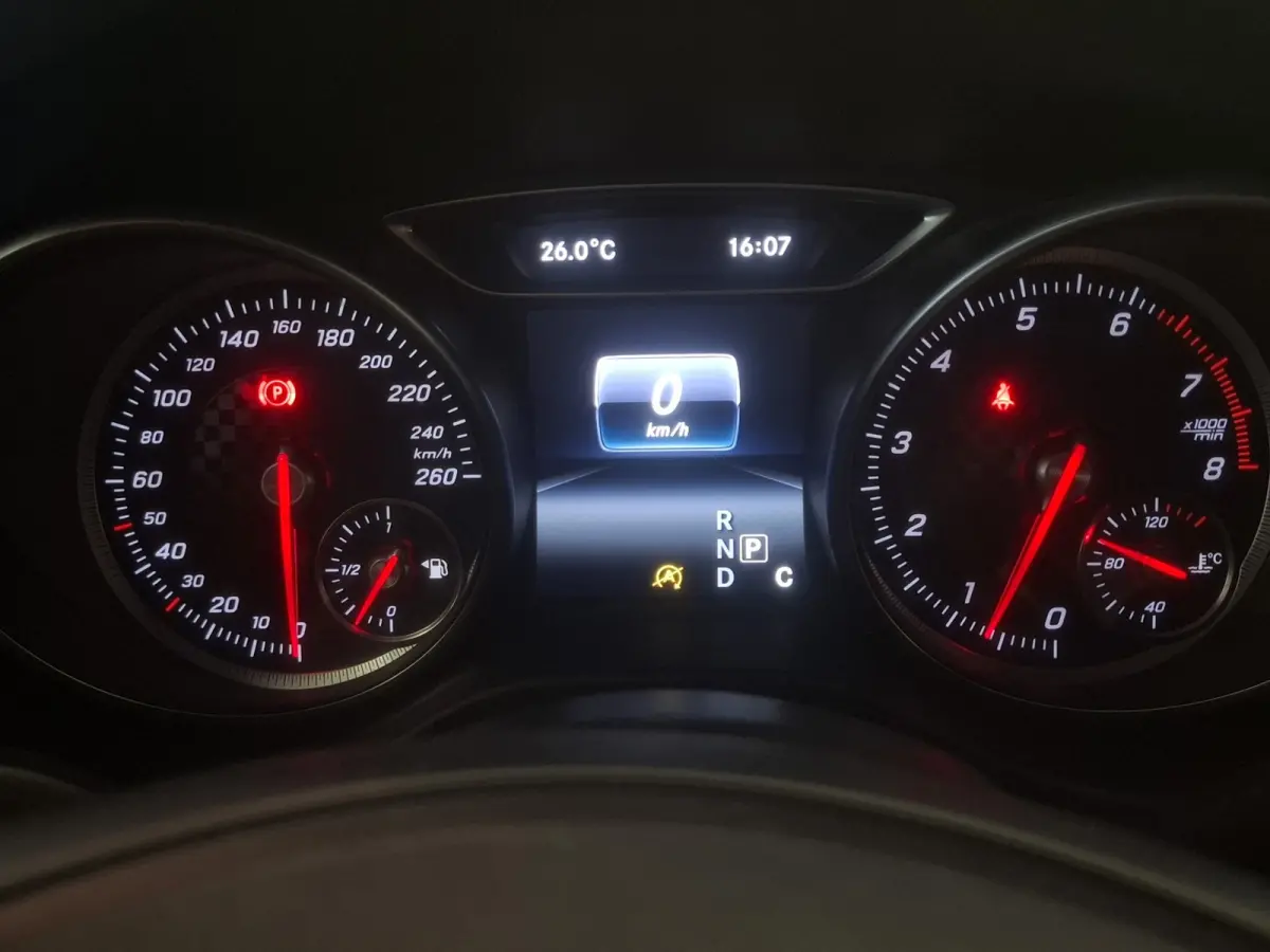 180 Ambition Leer Navi Camera LED Parkeerhulp voor & achter Mooi!