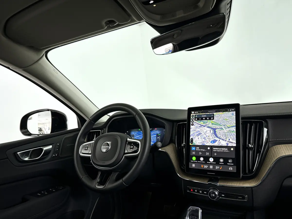 T6 Plug-in hybrid AWD Ultra Dark | Panoramadak | 360° camera | Luchtvering | Head-up display | Harman Kardon | Stoel- en stuurverwarming | Trekhaak