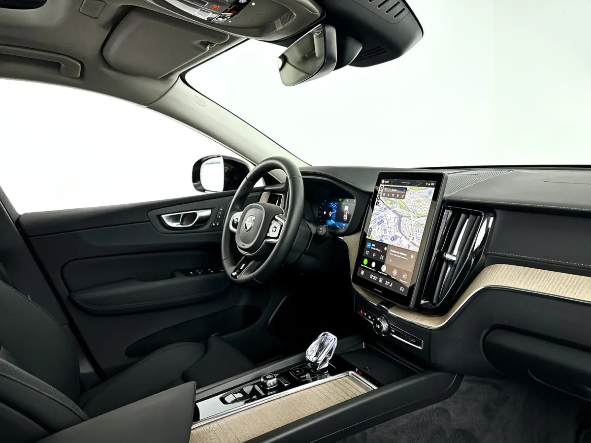 T6 Plug-in hybrid AWD Ultra Dark | Panoramadak | 360° camera | Luchtvering | Head-up display | Harman Kardon | Stoel- en stuurverwarming | Trekhaak