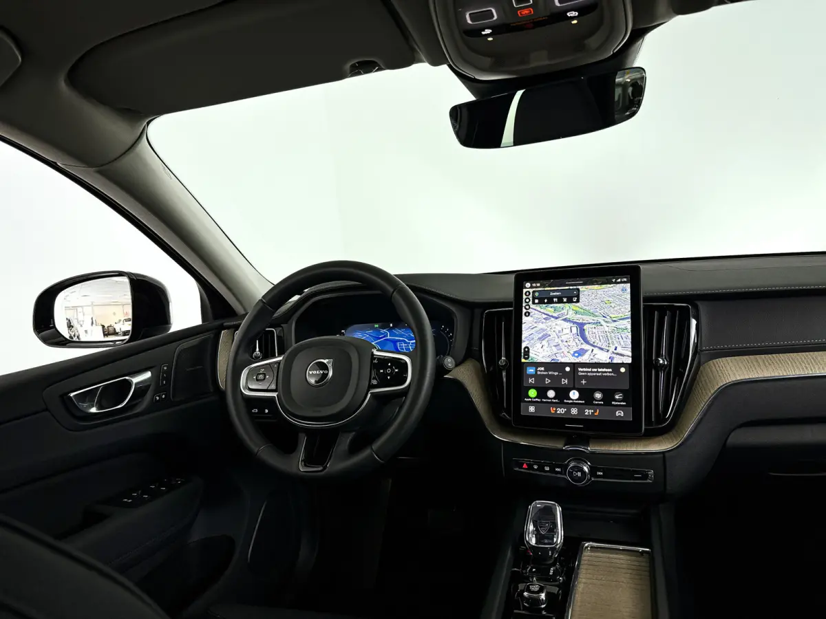 T6 Plug-in hybrid AWD Ultra Dark | Panoramadak | 360° camera | Luchtvering | Head-up display | Harman Kardon | Stoel- en stuurverwarming | Trekhaak