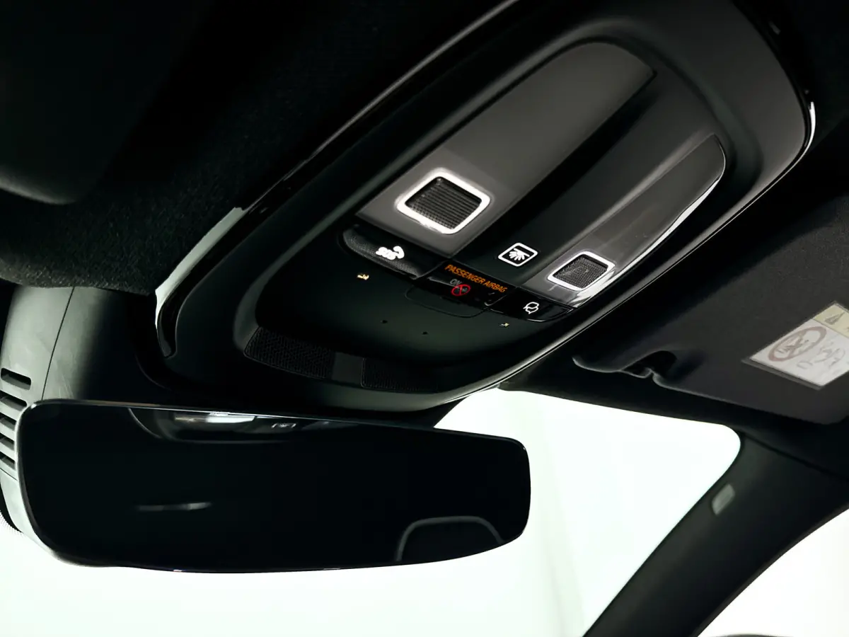 Single Motor Plus Black Edition 70 kWh | Parkeercamera | Harman Kardon | Stoel- en stuurverwarming