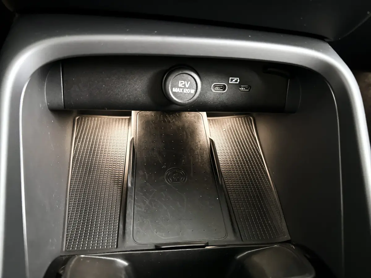 Single Motor Plus Black Edition 70 kWh | Parkeercamera | Harman Kardon | Stoel- en stuurverwarming