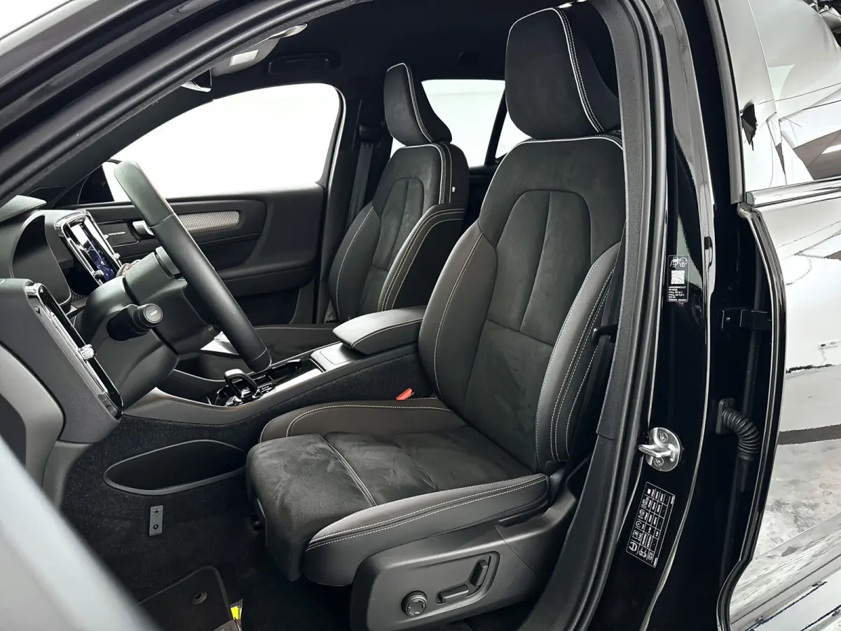 Single Motor Plus Black Edition 70 kWh | Parkeercamera | Harman Kardon | Stoel- en stuurverwarming