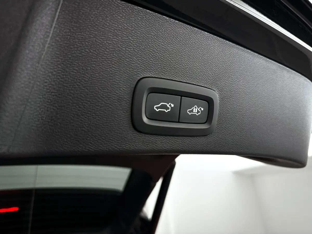 Single Motor Plus Black Edition 70 kWh | Parkeercamera | Harman Kardon | Stoel- en stuurverwarming