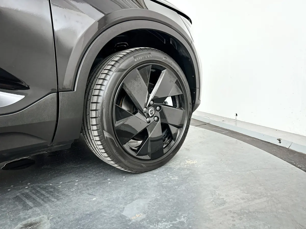 Single Motor Plus Black Edition 70 kWh | Parkeercamera | Harman Kardon | Stoel- en stuurverwarming