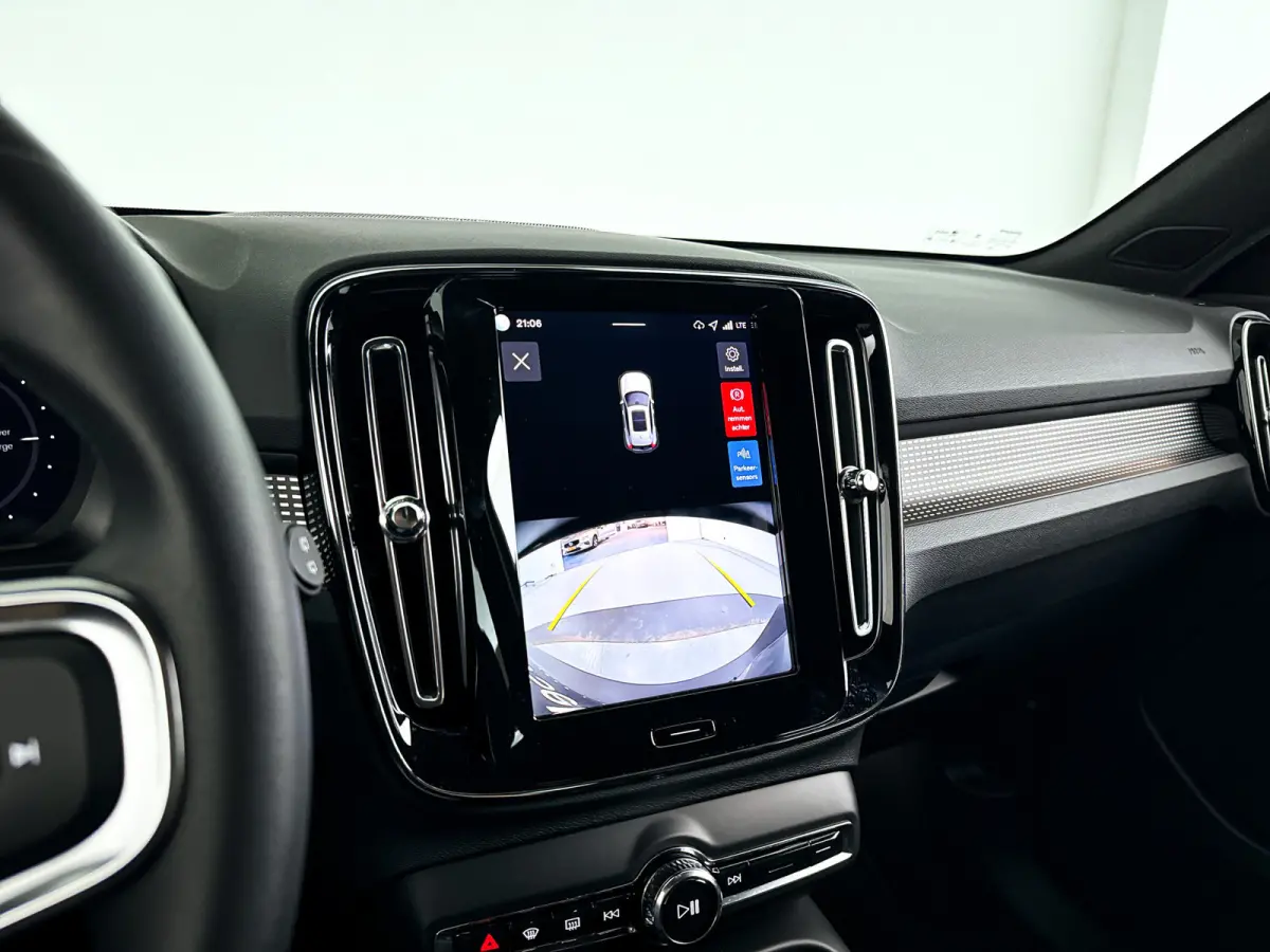 Single Motor Plus Black Edition 70 kWh | Parkeercamera | Harman Kardon | Stoel- en stuurverwarming