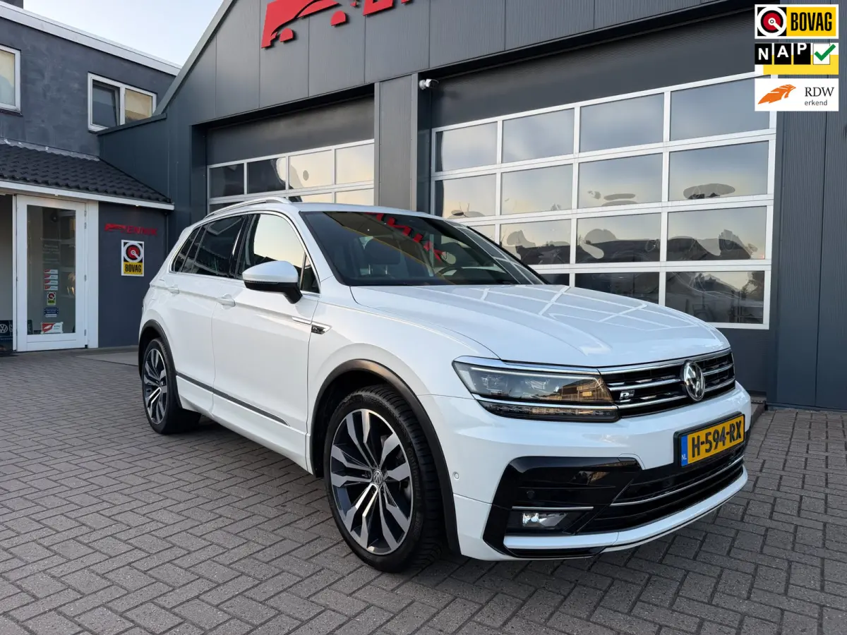 1.5 TSI ACT Highline Business R-Line / Pano / ACC / Massage / Camera / Trekhaak / Parel Wit .