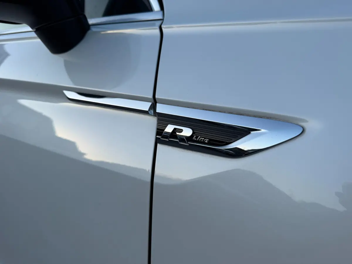 1.5 TSI ACT Highline Business R-Line / Pano / ACC / Massage / Camera / Trekhaak / Parel Wit .