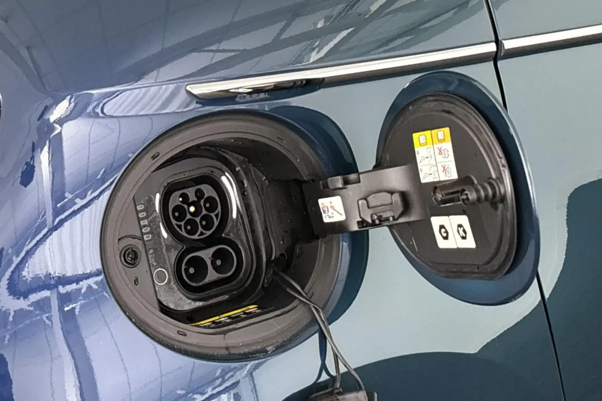 3+1 Icon 42 kWh Panoramadak Apple CarPlay Camera 16"