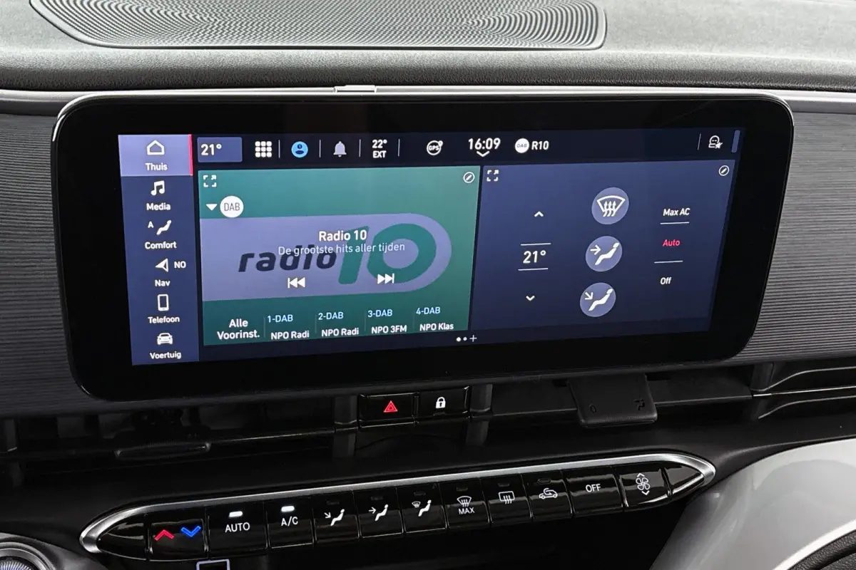 3+1 Icon 42 kWh Panoramadak Apple CarPlay Camera 16"