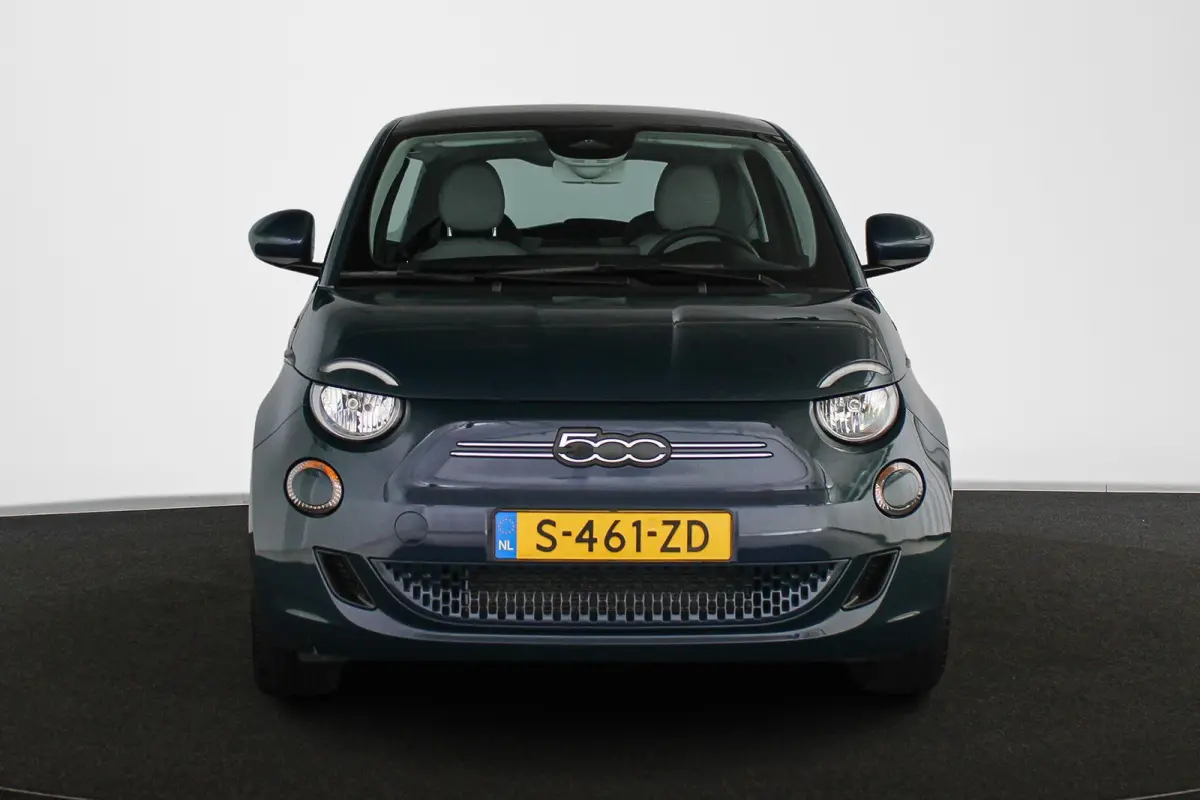 3+1 Icon 42 kWh Panoramadak Apple CarPlay Camera 16"