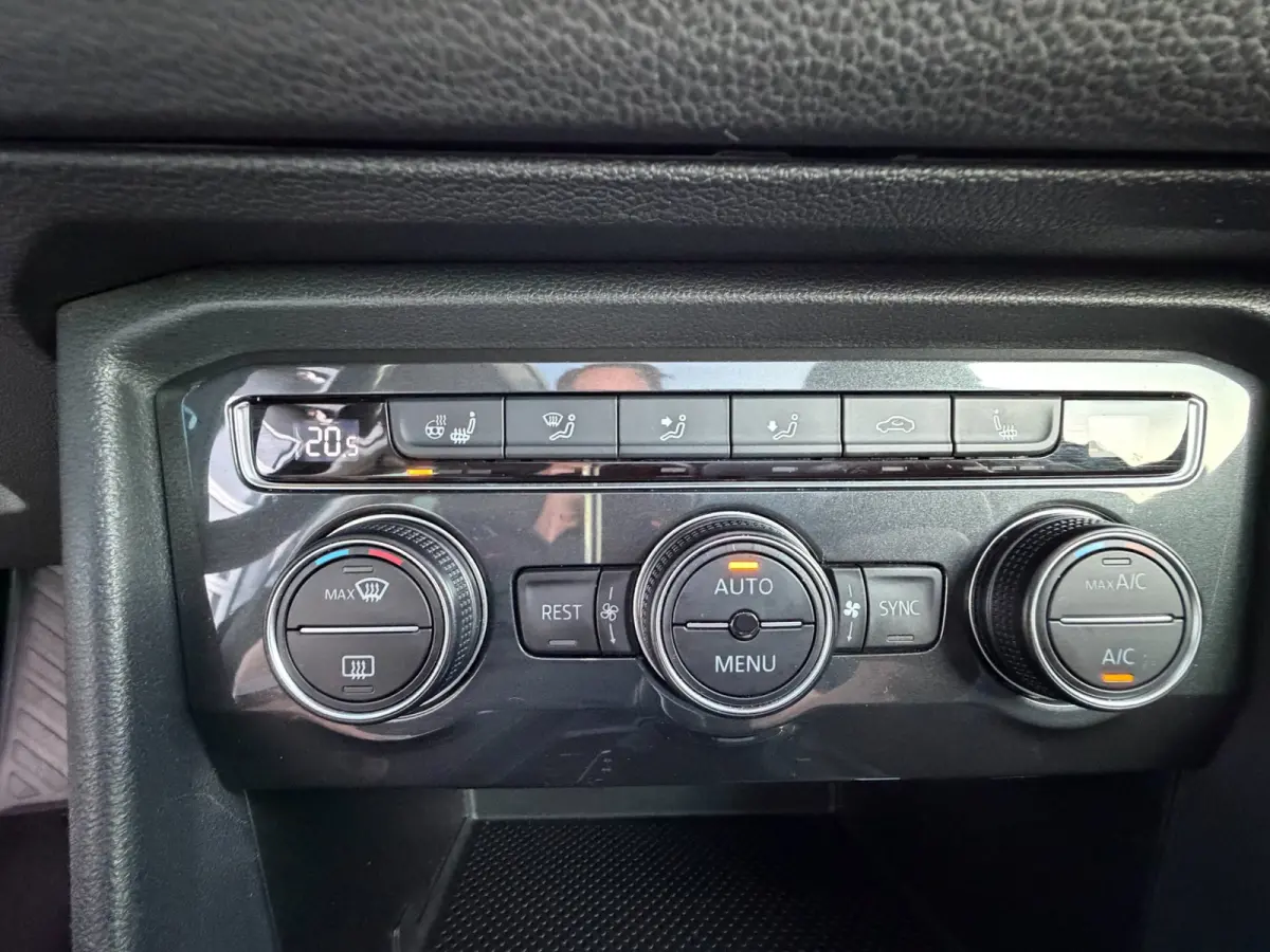 1.5 TSI ACT Highline Business R / Pano / 2x Massage / ACC / Trekhaak / Zeer kompleet !