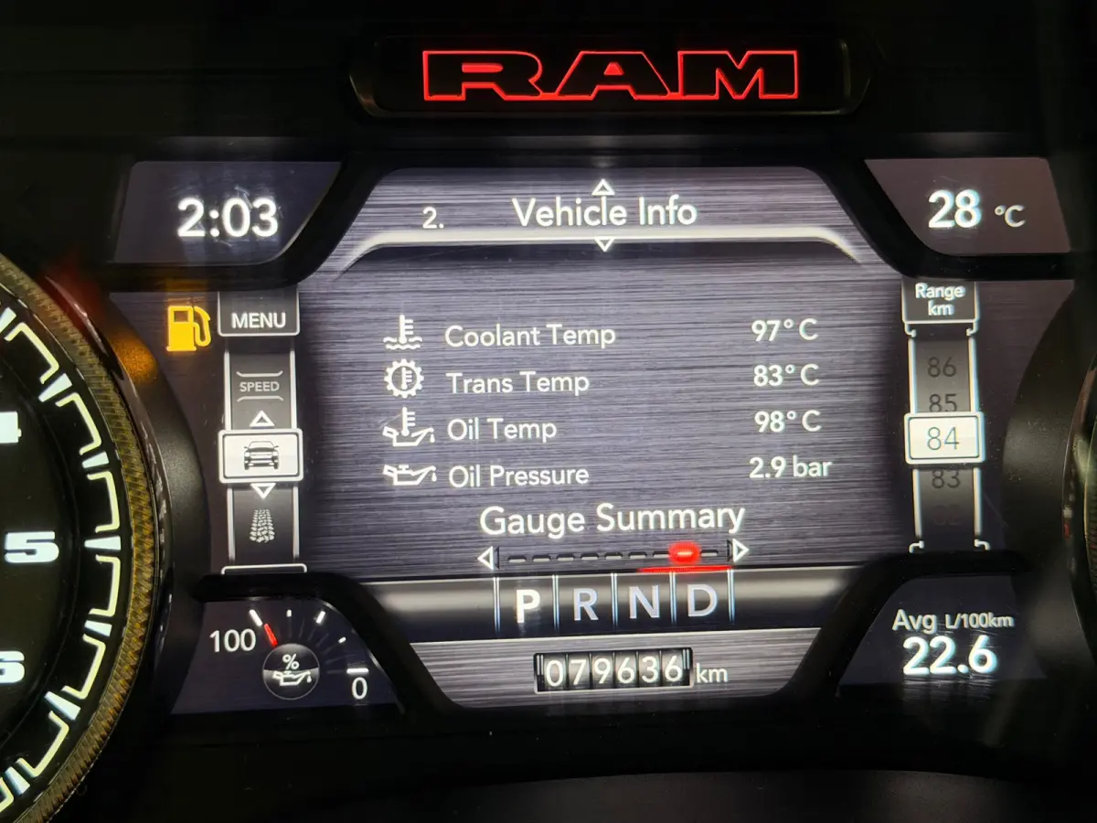 1500 5.7 V8 4x4 Crew Cab ,TAUPE , VERHOOGD , GT , ENIGSTE IN NEDERLAND TANK PAINT