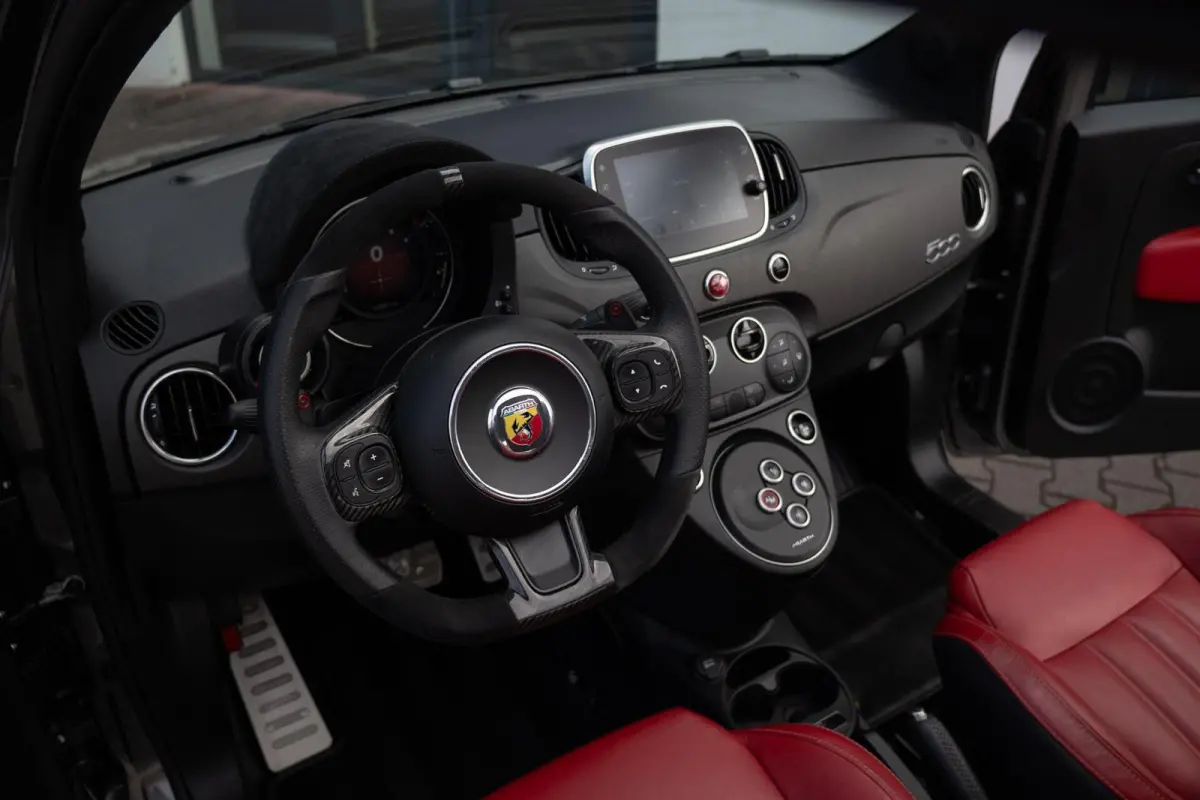 C 1.4 T-Jet Abarth 595 Competizione | 180Pk | Cabrio | Automaat | Brembo | Xenon | Leder | Carbon | Digitaal Dashboard | Dealer Onderhouden