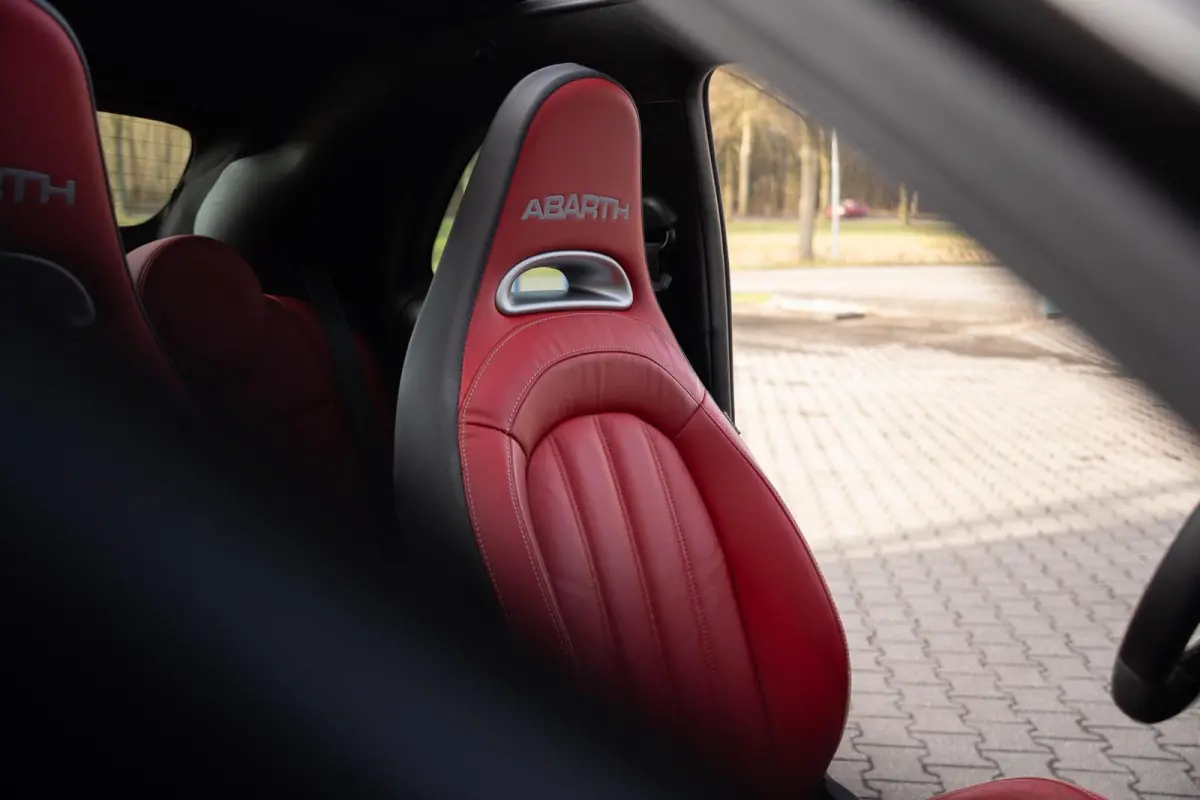 C 1.4 T-Jet Abarth 595 Competizione | 180Pk | Cabrio | Automaat | Brembo | Xenon | Leder | Carbon | Digitaal Dashboard | Dealer Onderhouden