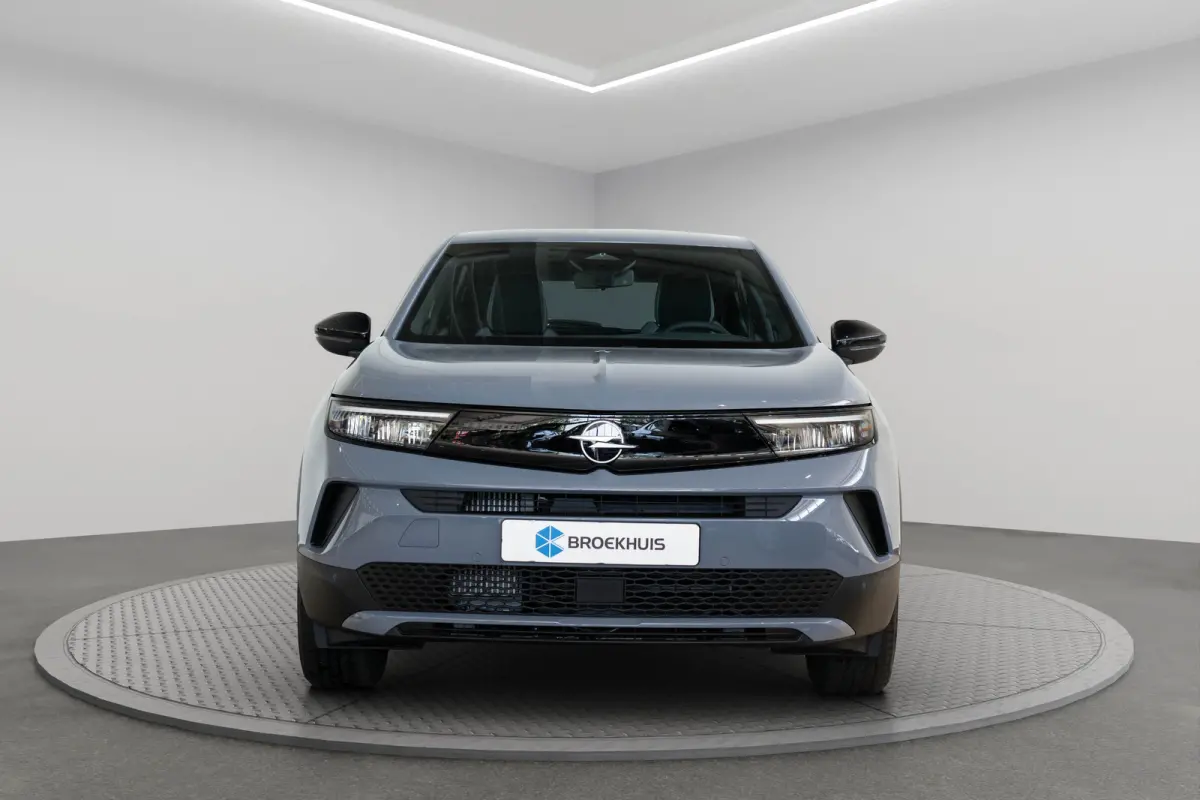Edition | Electronic Climate Control | Elektrisch bedienbare en verwarmde buitenspiegels | LED koplampen met LED dagrijverlichting en LED achterlichten