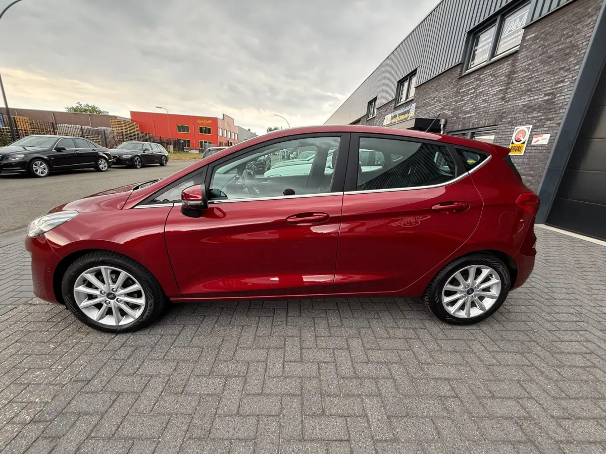 1.0 EcoBoost Titanium | 2E EIGENAAR | 3/6 OF 12 MND GARANTIE | CAMERA | PANO DAK | TREKHAAK | CARPLAY |