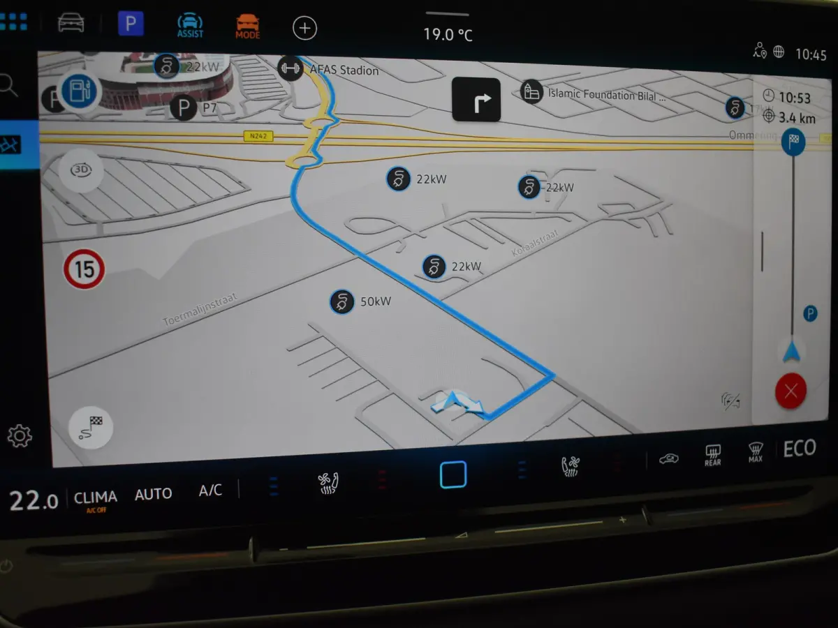 R-Line Edition - eHybrid | 'App-Connect' draadloze smartphone integratie | Automatische afstandsregeling (Adaptive Cruise Control) | Diefstalalarm