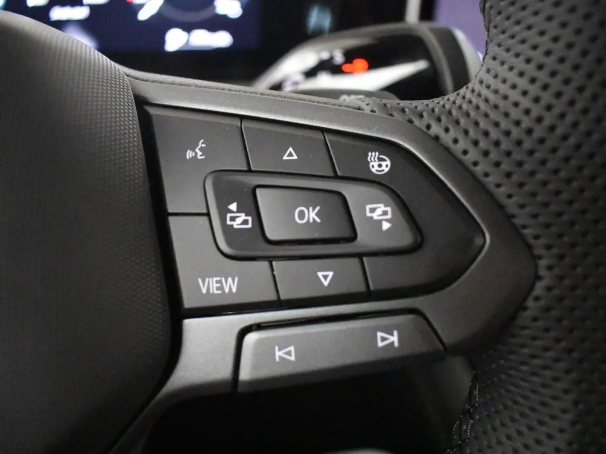 R-Line Edition - eHybrid | 'App-Connect' draadloze smartphone integratie | Automatische afstandsregeling (Adaptive Cruise Control) | Diefstalalarm