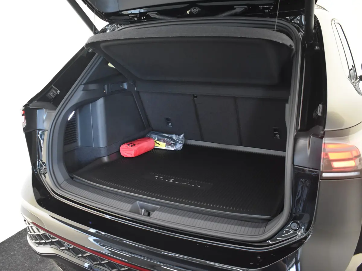 R-Line Edition - eHybrid | 'App-Connect' draadloze smartphone integratie | Automatische afstandsregeling (Adaptive Cruise Control) | Diefstalalarm