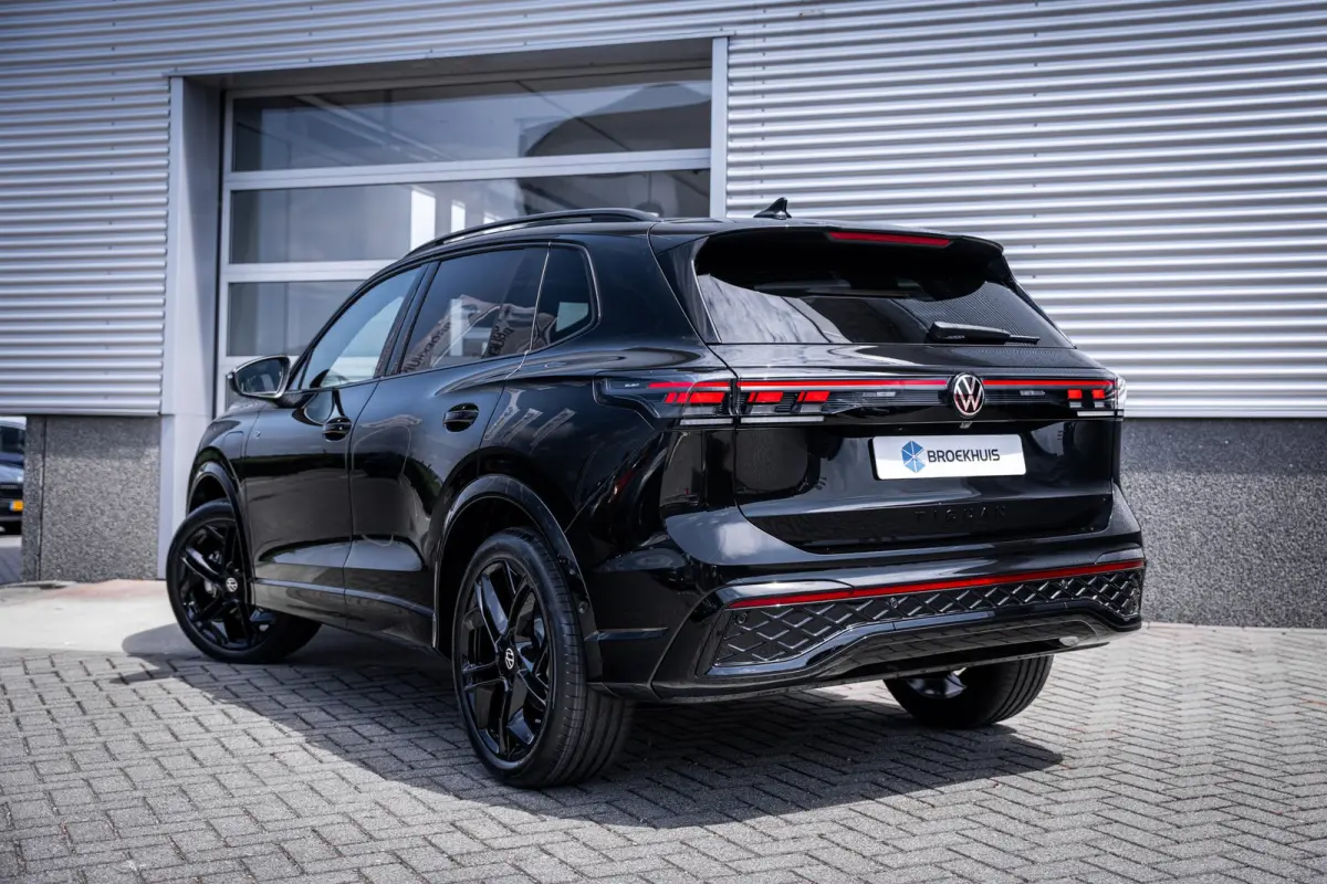R-Line Edition - eHybrid | 'App-Connect' draadloze smartphone integratie | Automatische afstandsregeling (Adaptive Cruise Control) | Diefstalalarm
