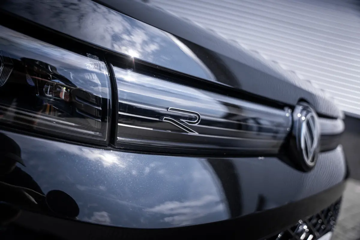 R-Line Edition - eHybrid | 'App-Connect' draadloze smartphone integratie | Automatische afstandsregeling (Adaptive Cruise Control) | Diefstalalarm