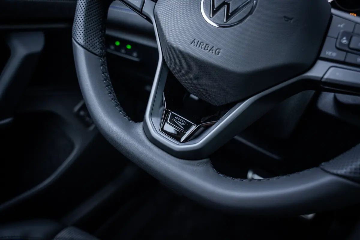 R-Line Edition - eHybrid | 'App-Connect' draadloze smartphone integratie | Automatische afstandsregeling (Adaptive Cruise Control) | Diefstalalarm