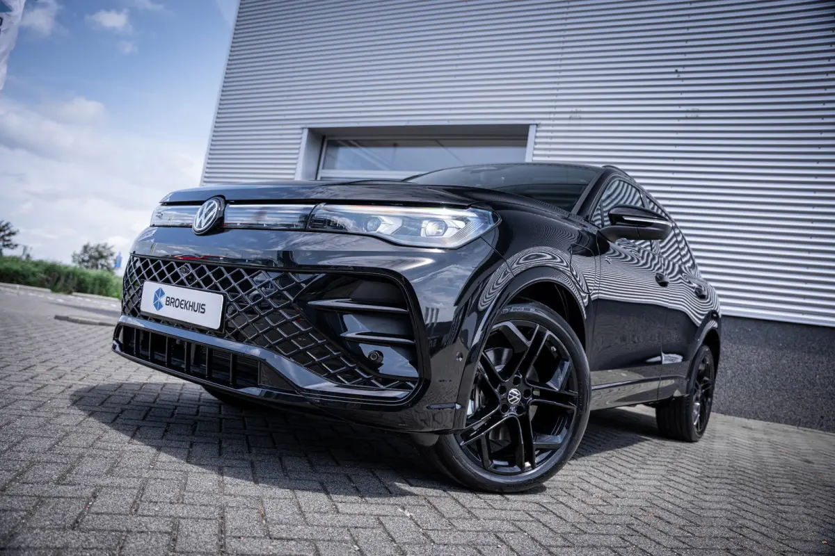 R-Line Edition - eHybrid | 'App-Connect' draadloze smartphone integratie | Automatische afstandsregeling (Adaptive Cruise Control) | Diefstalalarm