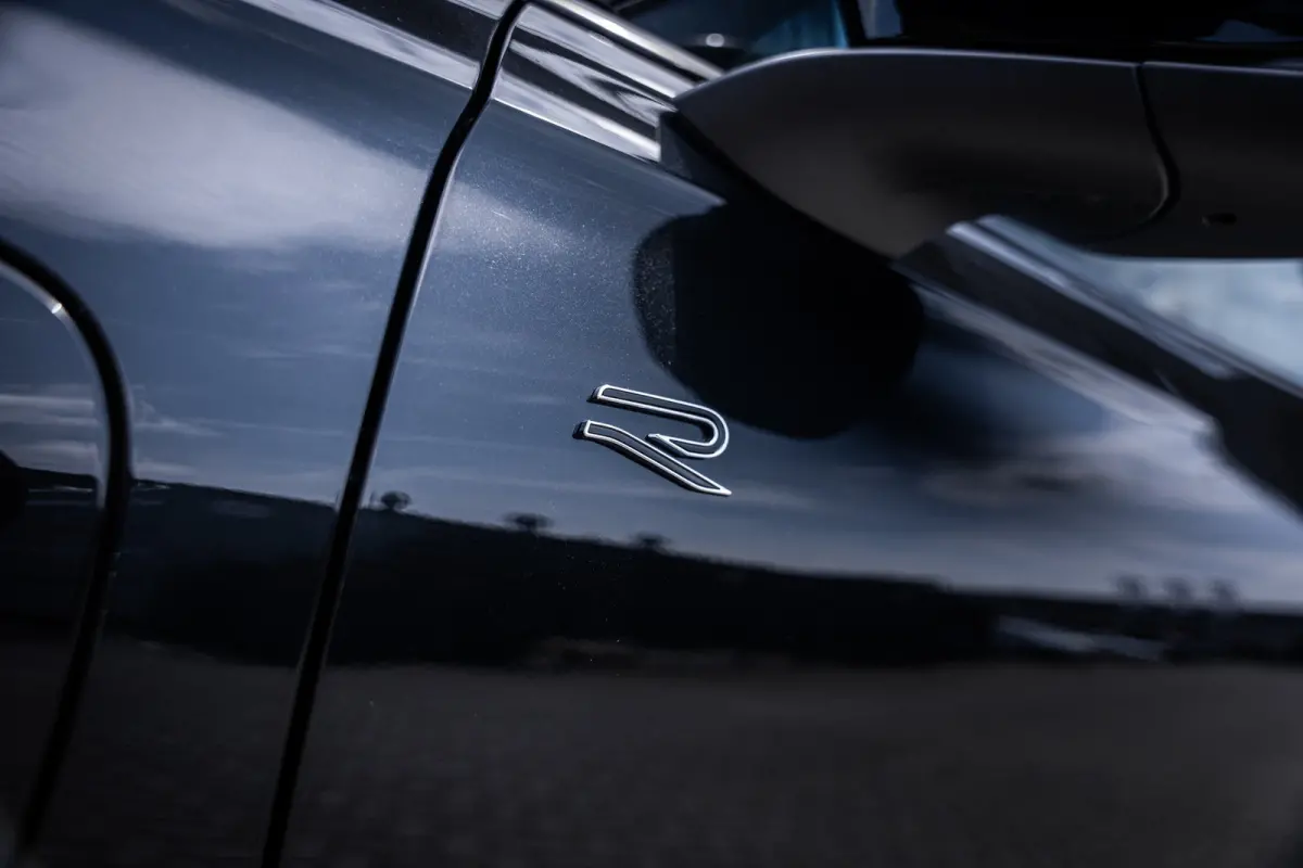 R-Line Edition - eHybrid | 'App-Connect' draadloze smartphone integratie | Automatische afstandsregeling (Adaptive Cruise Control) | Diefstalalarm