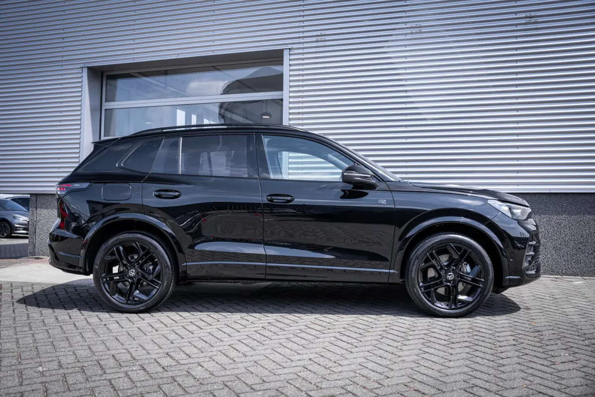 R-Line Edition - eHybrid | 'App-Connect' draadloze smartphone integratie | Automatische afstandsregeling (Adaptive Cruise Control) | Diefstalalarm