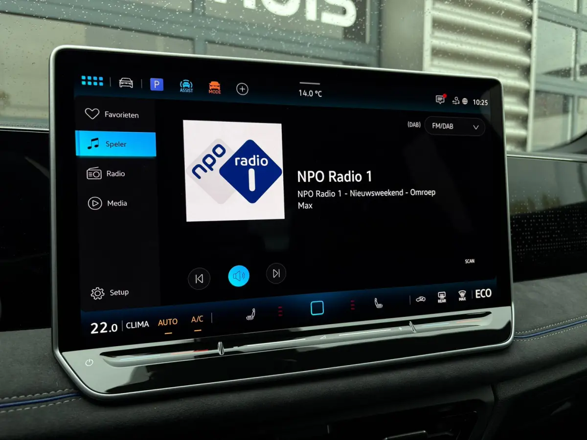 R-Line Edition - eHybrid | 'App-Connect' draadloze smartphone integratie | Automatische afstandsregeling (Adaptive Cruise Control) | Diefstalalarm