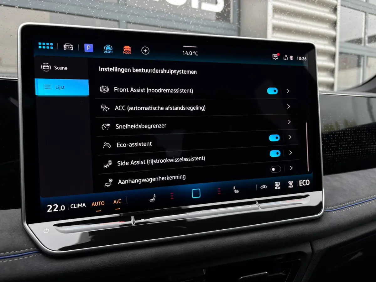 R-Line Edition - eHybrid | 'App-Connect' draadloze smartphone integratie | Automatische afstandsregeling (Adaptive Cruise Control) | Diefstalalarm