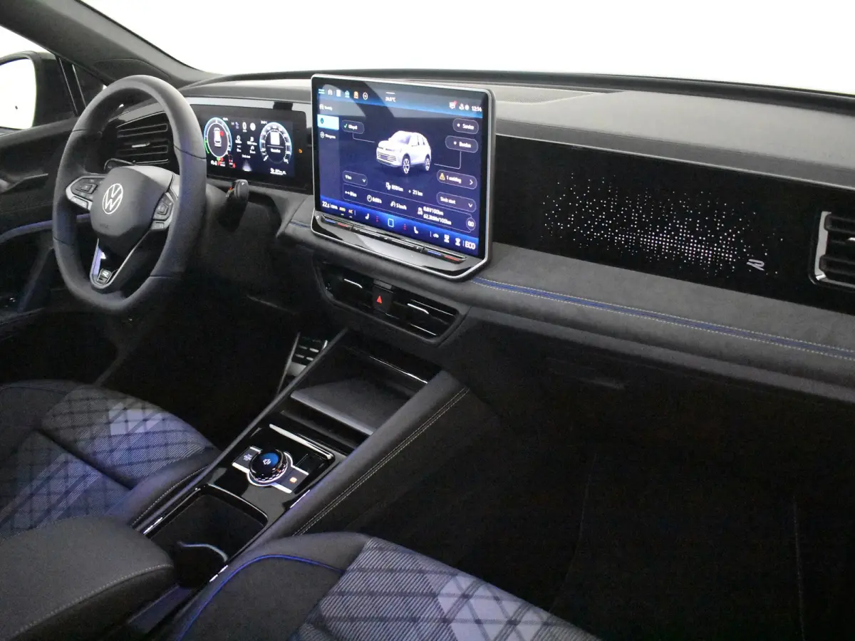 R-Line Edition - eHybrid | 'App-Connect' draadloze smartphone integratie | Automatische afstandsregeling (Adaptive Cruise Control) | Diefstalalarm