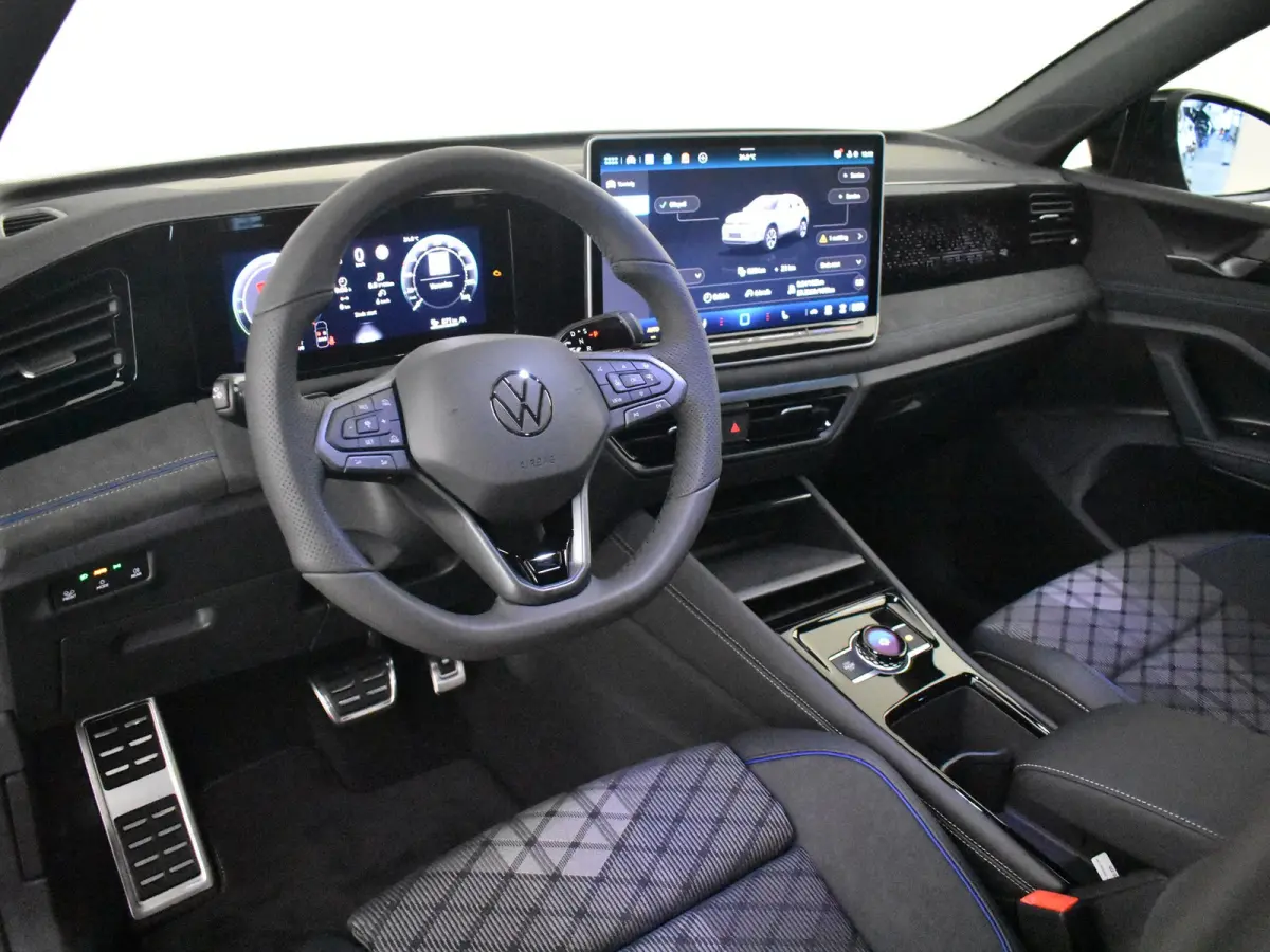 R-Line Edition - eHybrid | 'App-Connect' draadloze smartphone integratie | Automatische afstandsregeling (Adaptive Cruise Control) | Diefstalalarm