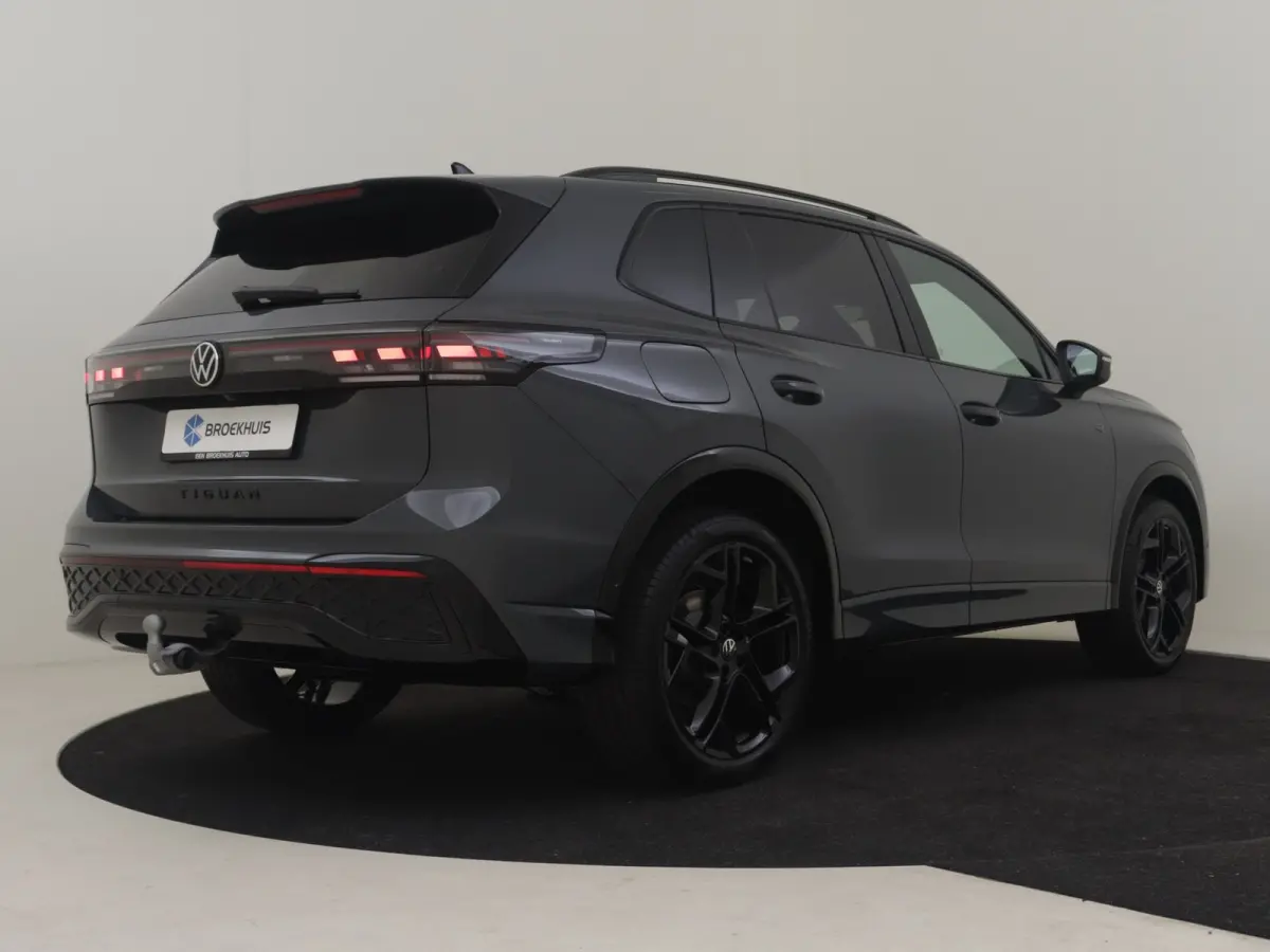 R-Line Edition - eHybrid | 'App-Connect' draadloze smartphone integratie | Automatische afstandsregeling (Adaptive Cruise Control) | Diefstalalarm